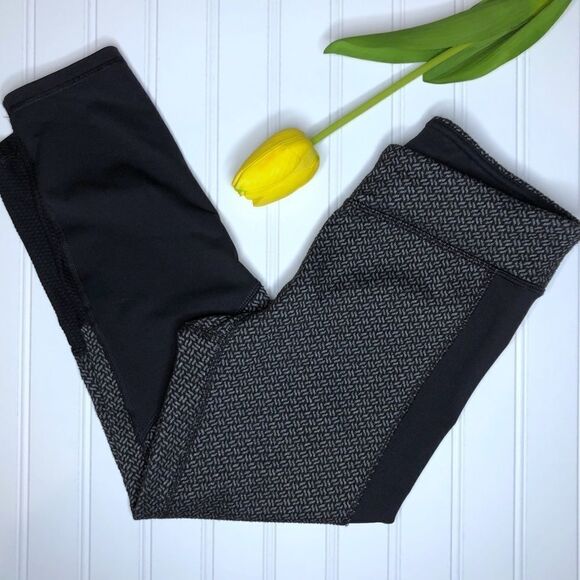 Champion Black and Gray Capri Pants, XS - Picture 2 of 6